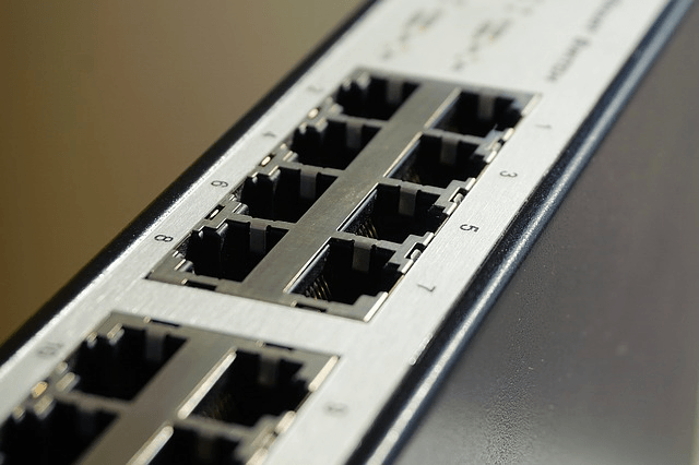 Fiber optic switch